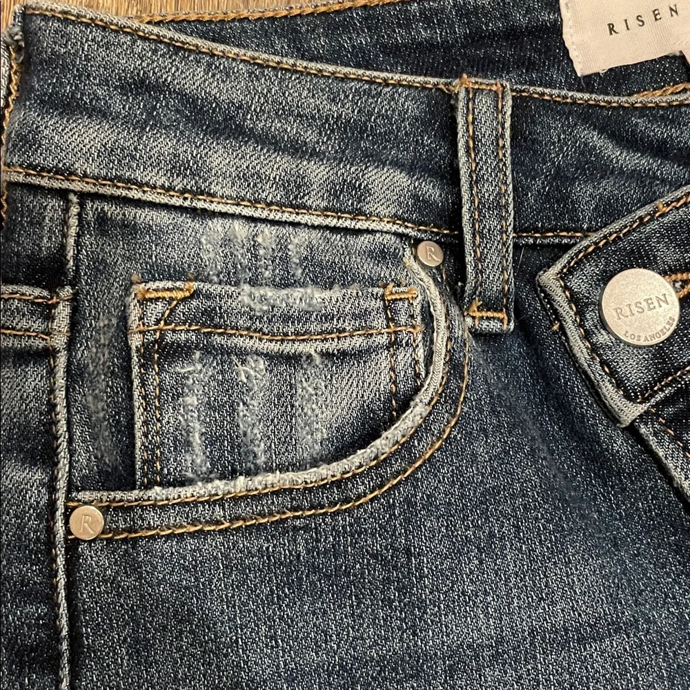 Risen High-Waist  Skinny Frey‎ Hem Jeans - Picture 3 of 9